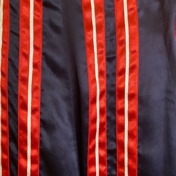 Gorgeous silk skirt - Picture 2 of 9